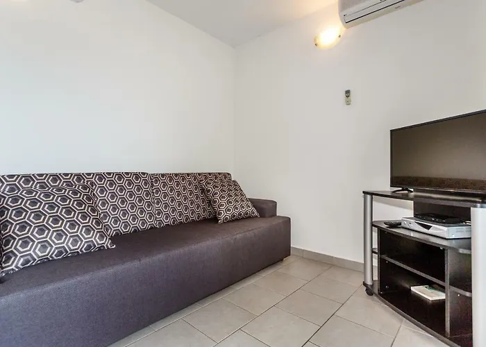 Luka 5 Min Walk To The Beach, 5 Min To The Village Apartman Malinska
