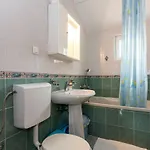 Luka 5 Min Walk To The Beach, 5 Min To The Village Apartman Malinska