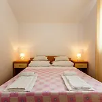 Apartman Luka 5 Min Walk To The Beach, 5 Min To The Village Malinska