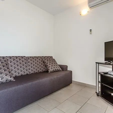 Luka 5 Min Walk To The Beach, 5 Min To The Village Apartament Malinska