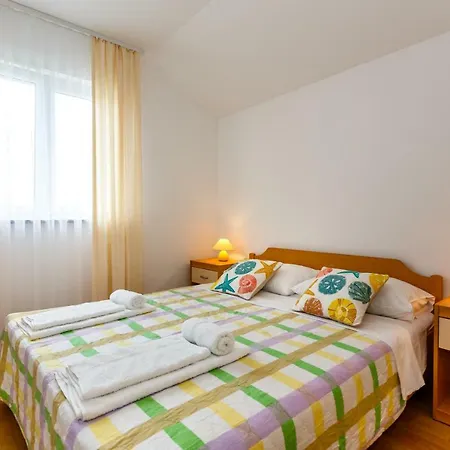 Apartman Luka 5 Min Walk To The Beach, 5 Min To The Village Malinska