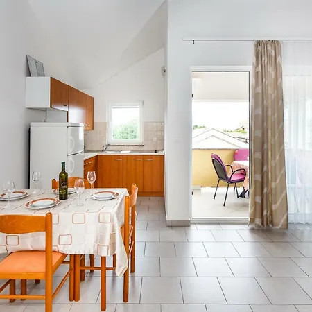 Luka 5 Min Walk To The Beach, 5 Min To The Village * Malinska
