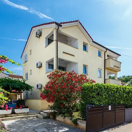 Luka 5 Min Walk To The Beach, 5 Min To The Village Apartament Malinska
